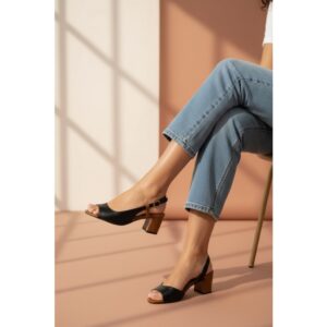 Poti Pati Sandals, Slippers & Slides